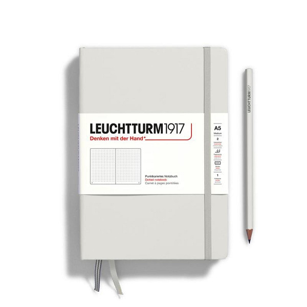 Leuchtturm1917 Zápisník Light Grey Medium A5 tečkovaný